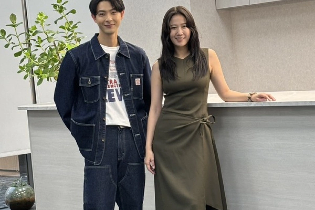 方志友和連晨翔在「舊金山美容院」演出兄妹