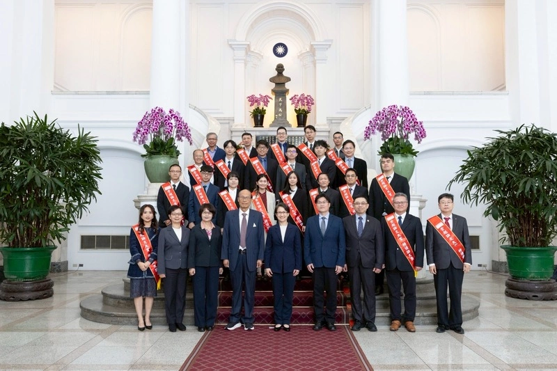 副總統接見崇越論文大賞得主