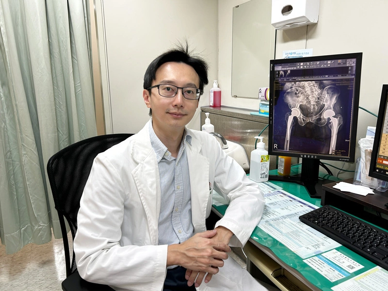 醫師提醒老人跌倒出現疼痛應進行檢查