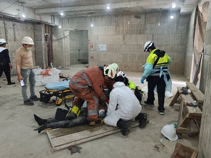 竹市電梯井工程意外　移工墜落命危