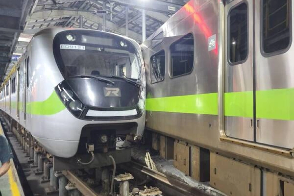 台鐵七堵調車場2列車相撞出軌 1員工受傷