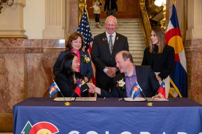 駐丹佛辦事處與科羅拉多州簽MOU  強化科技經貿合作