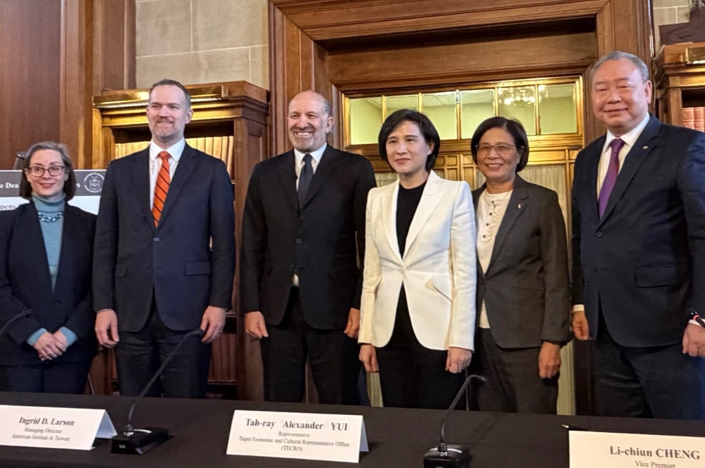 台美關稅結果出爐！四點關鍵一次看：對等關稅15%不疊加、台灣赴美投資2500億低於日韓！