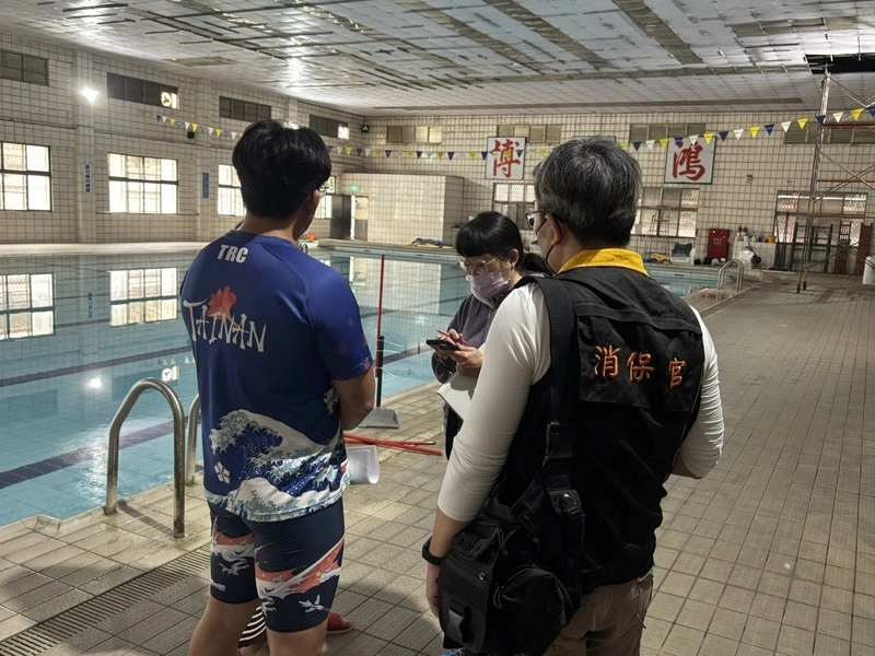 台南泳池天花板掉落砸傷女童　初判裝潢舊化惹禍
