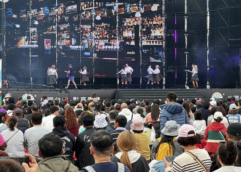 台灣燈會倒數人滿車滿　翁章梁籲明日再來