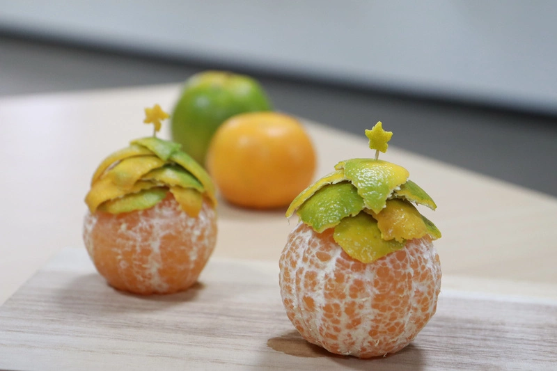 台南長榮女中學生巧手創作橘子耶誕樹