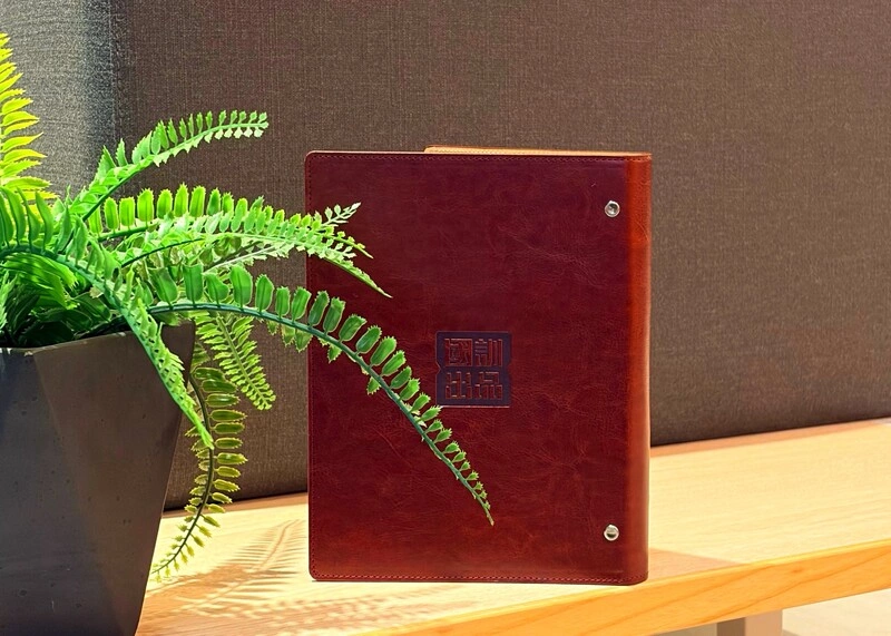 國訓50週年首推官方商品　雷千瑩戴漁夫帽力挺