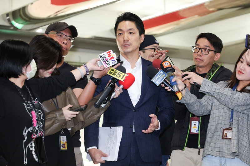 蔣萬安赴議會接受市政總質詢　會前受訪