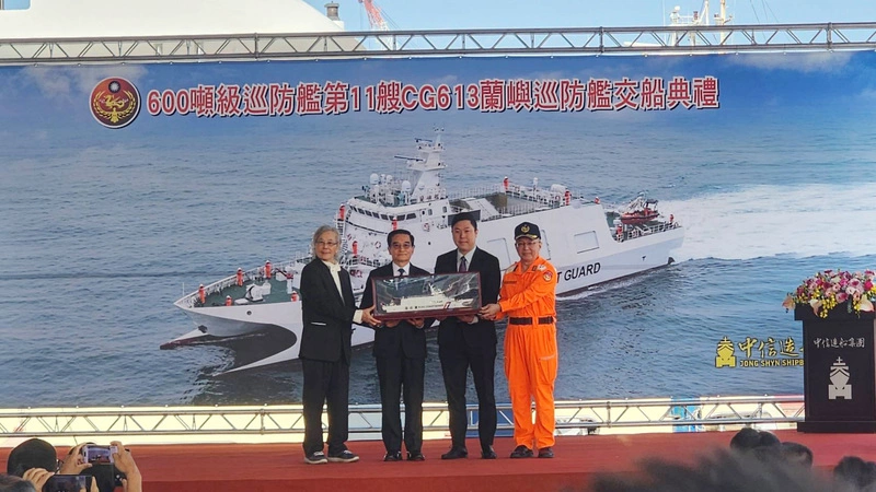 海巡蘭嶼巡防艦交船　張忠龍：彰顯認同原民文化