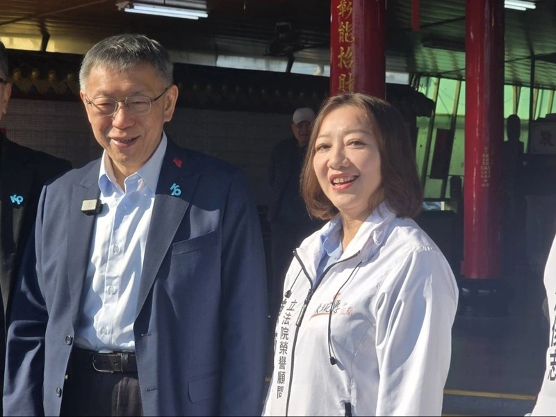 柯文哲赴宜蘭四結福德廟參拜