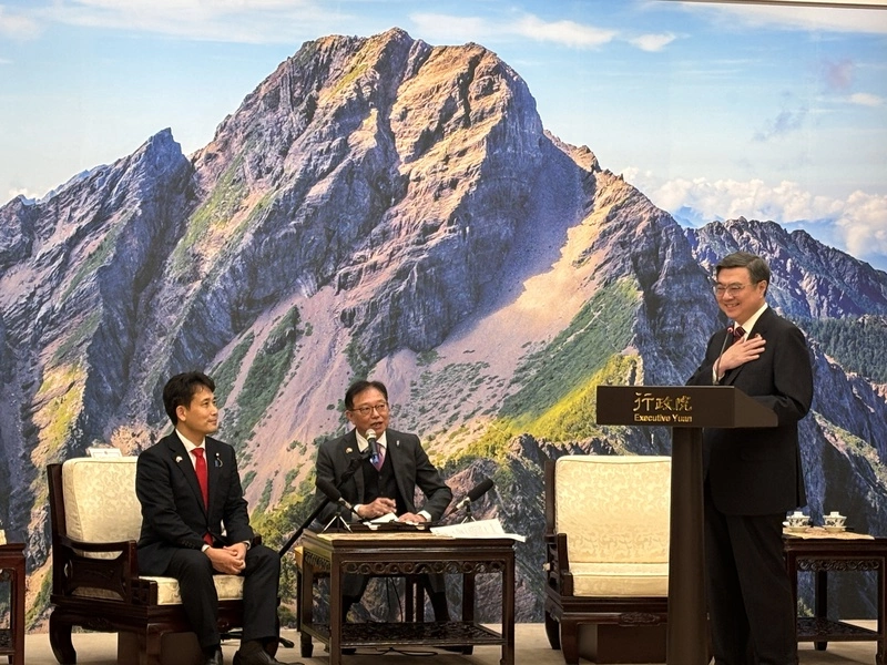 卓榮泰接見瀧波宏文