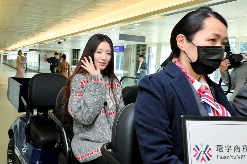 韓團i-dle 台灣成員葉舒華　為工作返台展現親和力