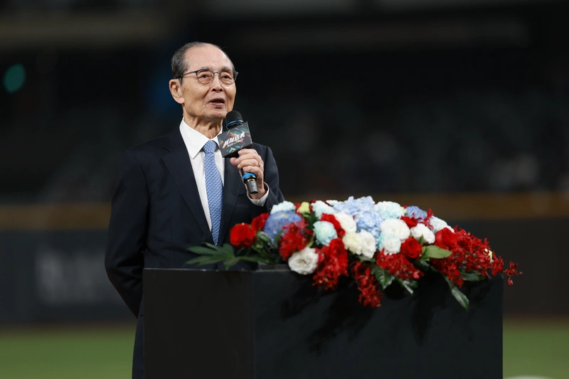 王貞治出席台日交流賽開球　勉WBC台灣隊前進美國