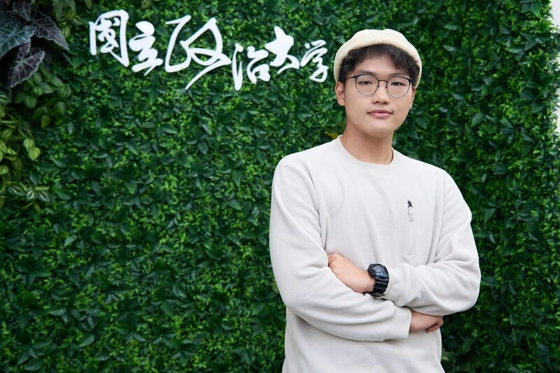 母早逝扛家計　新二代賴嘉騏獲政大獎學金