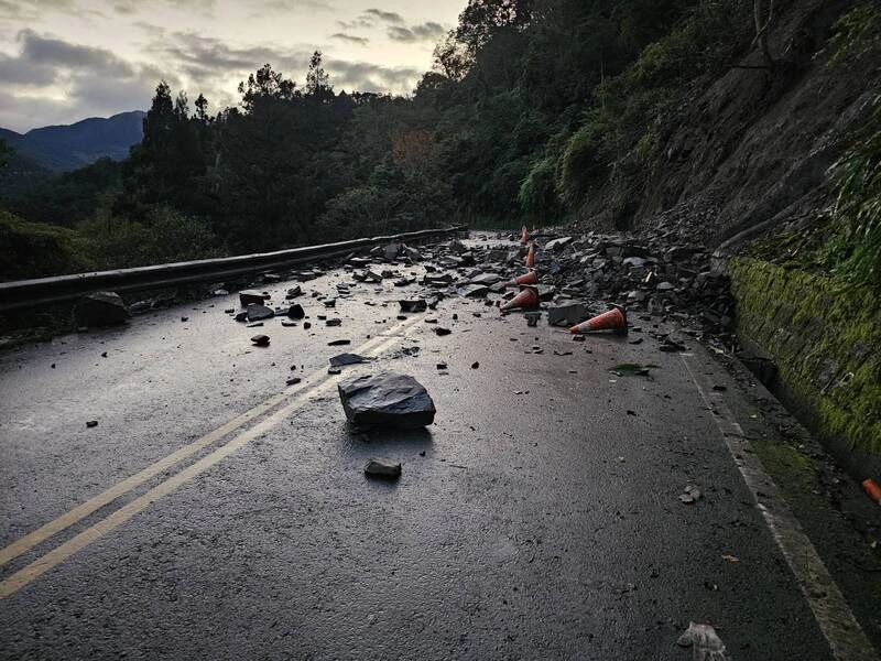 宜蘭太平山遊樂區聯外道路坍塌　預計午後搶通