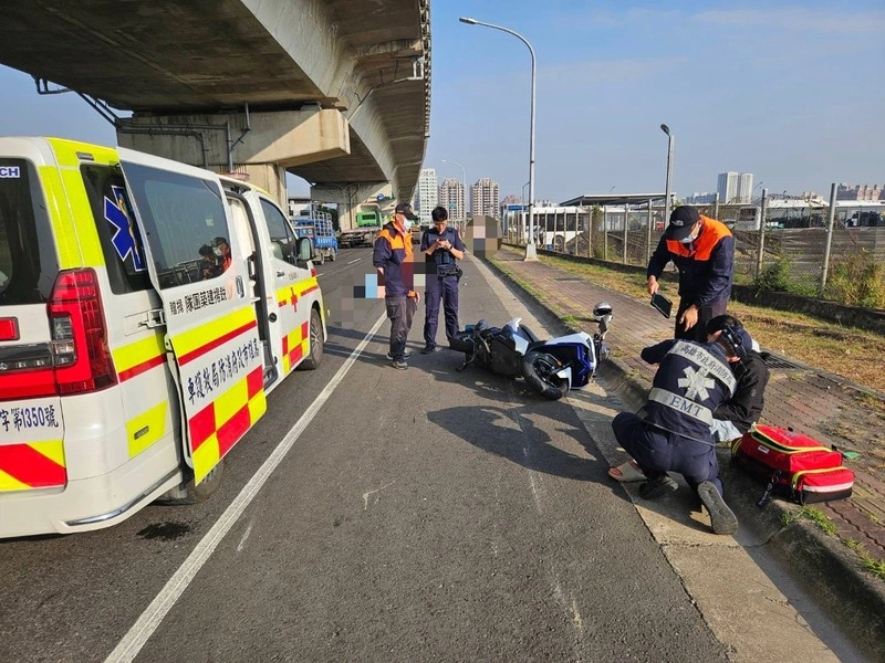 高雄機車擦撞  男子倒地不幸命喪貨車輪下