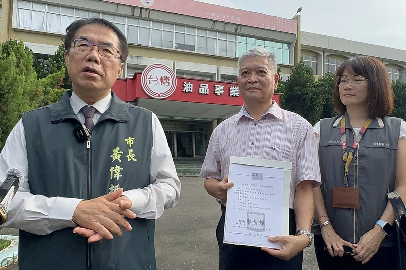 台糖油品事業部遭疑食安　黃偉哲查訪確認賣汽柴油