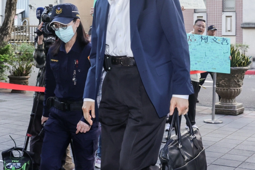 政治獻金涉侵占、背信　柯文哲北院出庭（1）