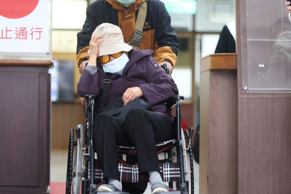 8旬婦悶死癱瘓兒　二審開庭（2）