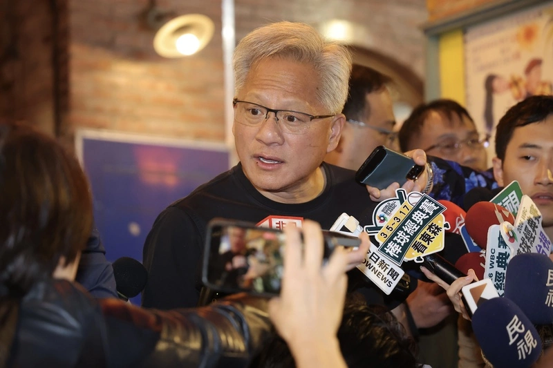 輝達投資OpenAI千億美元卡關？黃仁勳駁斥：無稽之談