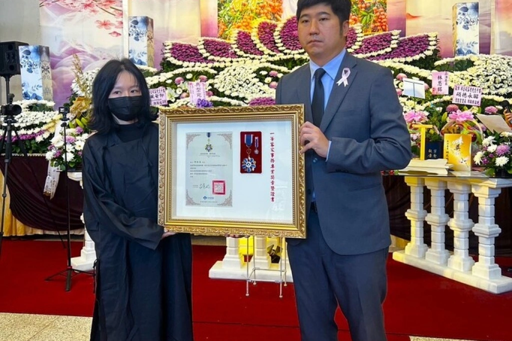 客委會頒旌揚狀追思邱從容