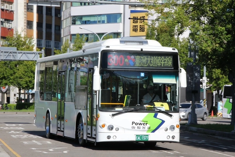 台中台灣大道公車邁向低碳  37輛全新電動巴士上路