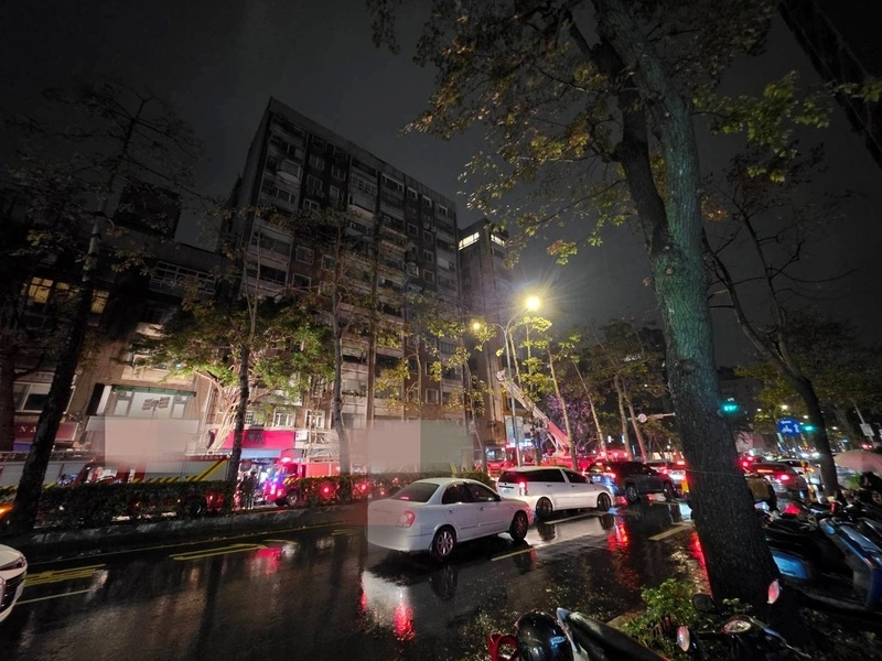 北市大安區大樓火警　2人命危送醫