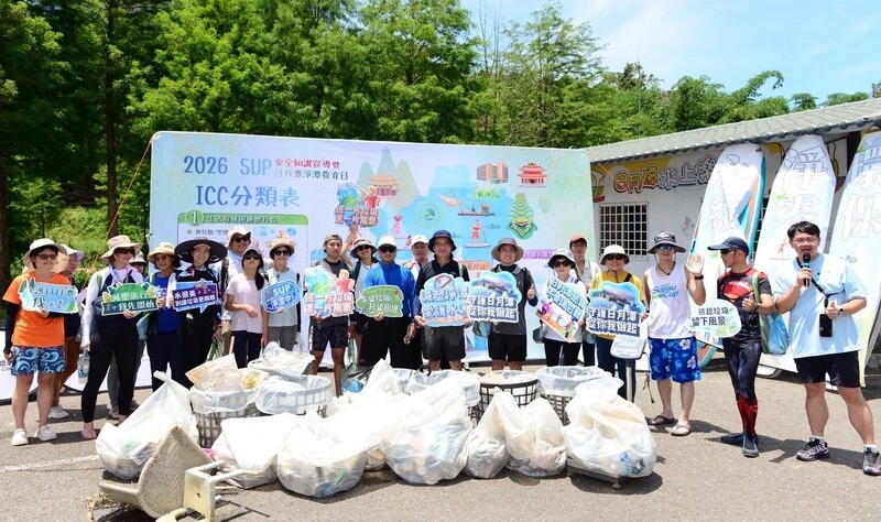 日月潭水陸並進清160公斤垃圾　塑膠類占最多