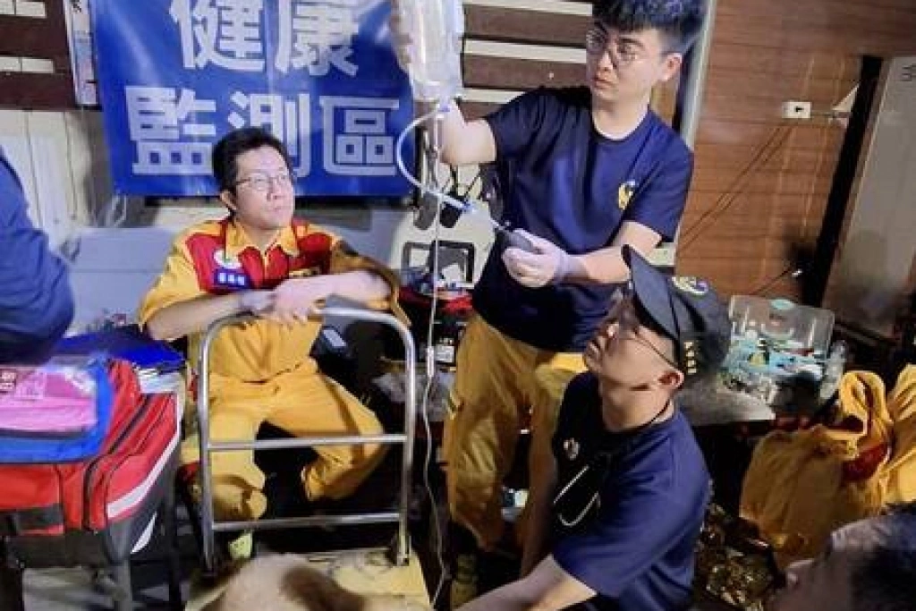 花蓮光復野狗受困污泥  高市特搜隊救援