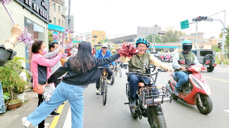 競逐民進黨彰化縣長提名　邱建富組鐵馬隊拜票