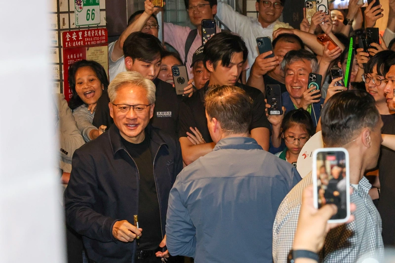 黃仁勳本週訪韓  稱台韓半導體各有特色無需比較