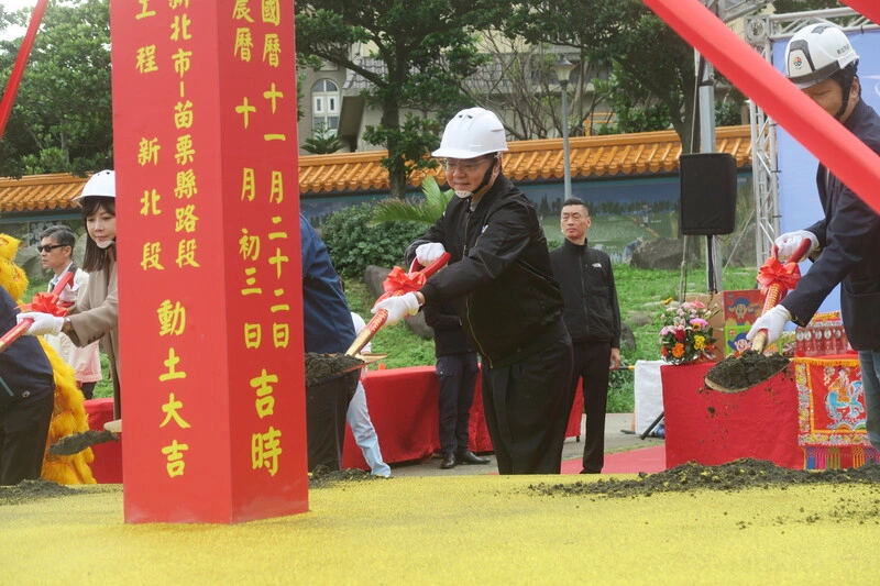 行政院長卓榮泰出席台61線路口改善動土典禮