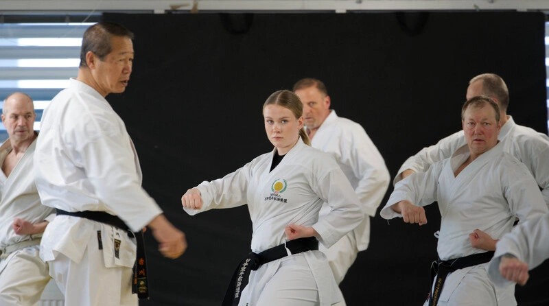 香川政夫芬蘭談武道精神 　空手道大師班座無虛席