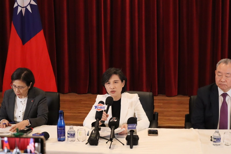 行政院副院長鄭麗君