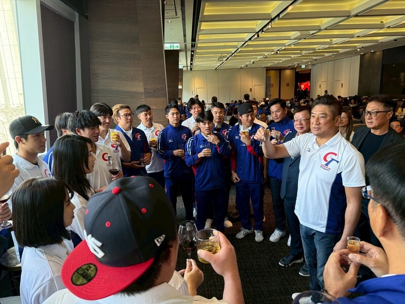棒球代表隊感恩餐會　辜仲諒承諾最強後盾