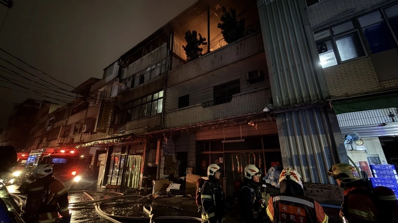 新北中和工廠深夜大火　火勢控制疏散24人