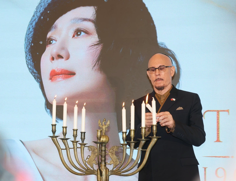 坣娜追思會　薛智偉點亮蠟燭追思