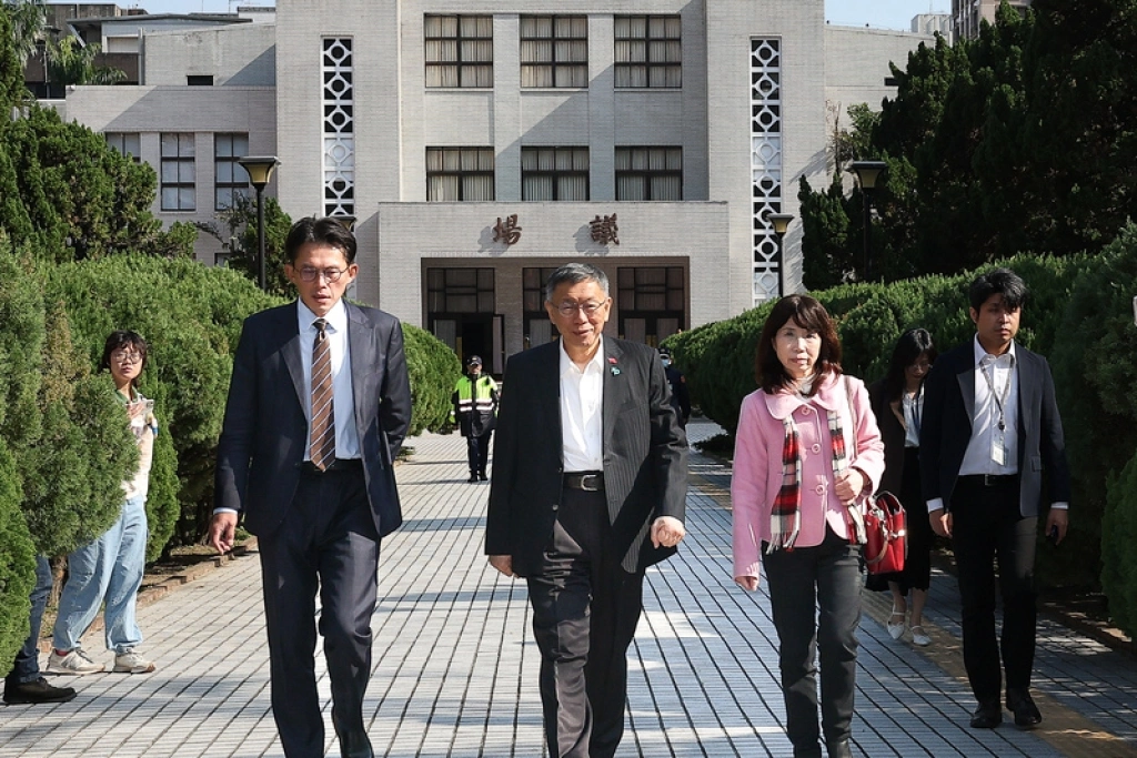 柯文哲現身立院　準備拜會韓國瑜