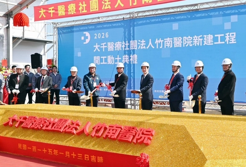 總統打趣「不來咬耳朵」　鍾東錦：早就公開咬了