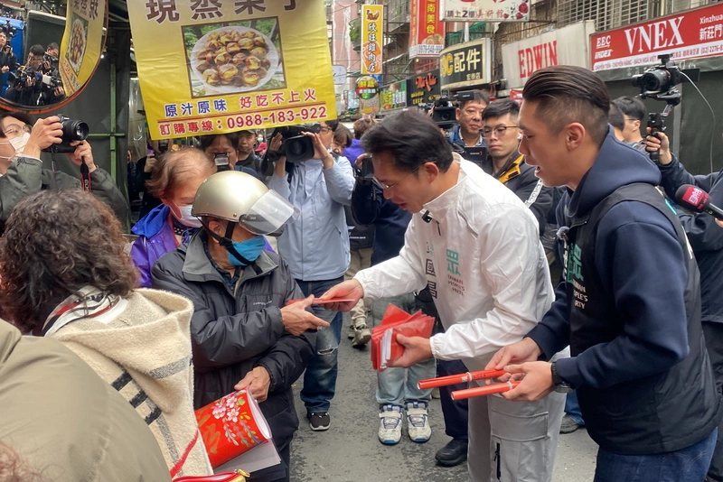 新北市長選戰　參選人拜年掃街訴求福利政策