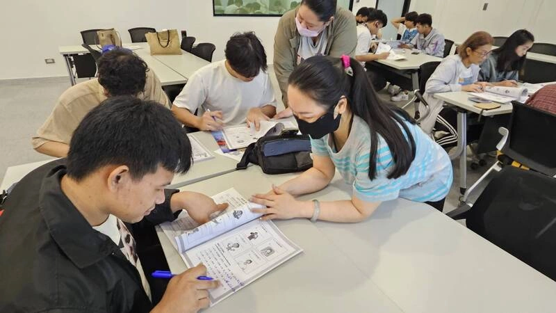 民團開設華語班　企業叫好為移工團報、考華測