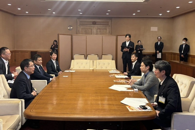 黃偉哲拜會日本大阪市議會　促進城市交流