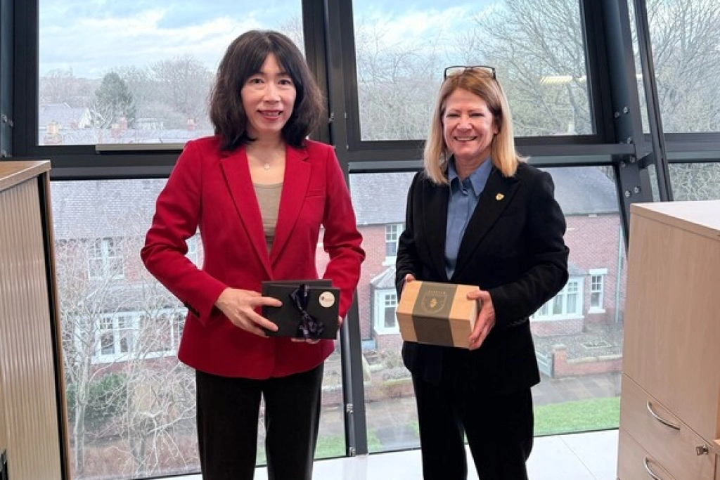 駐英副代表江雅綺訪母校杜倫大學　與副校長會晤