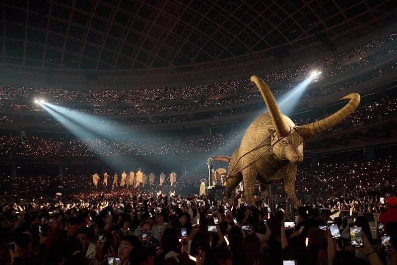 蔡依林大巨蛋開唱　大型公牛道具開場