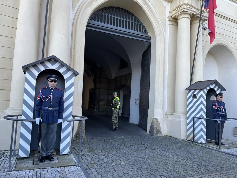 布拉格城堡衛隊擴大招募新成員  放寬身高標準