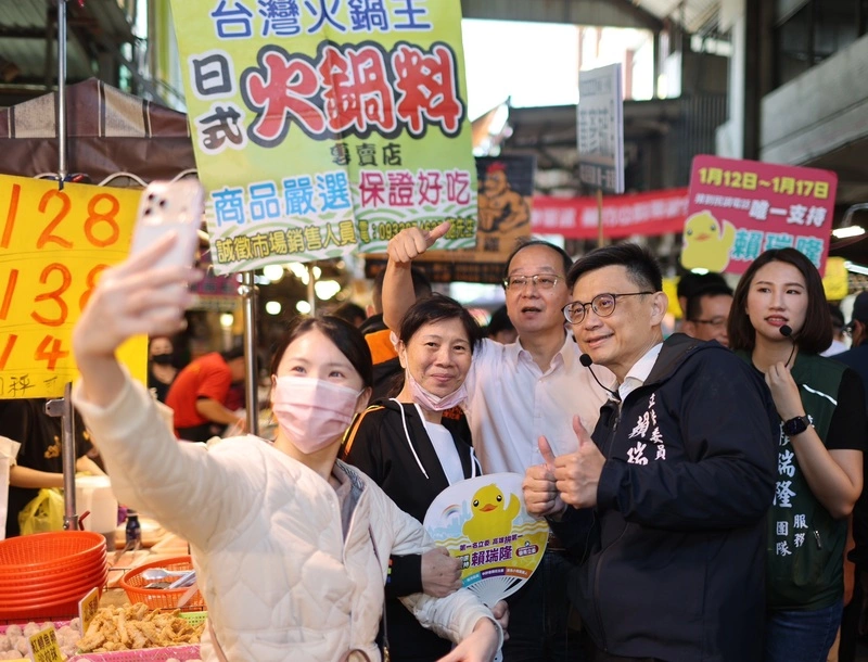 民進黨高雄市長初選倒數　賴瑞隆市場拜票