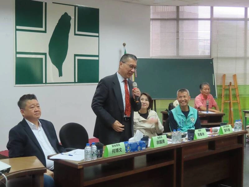 徐國勇赴屏東與黨公職座談