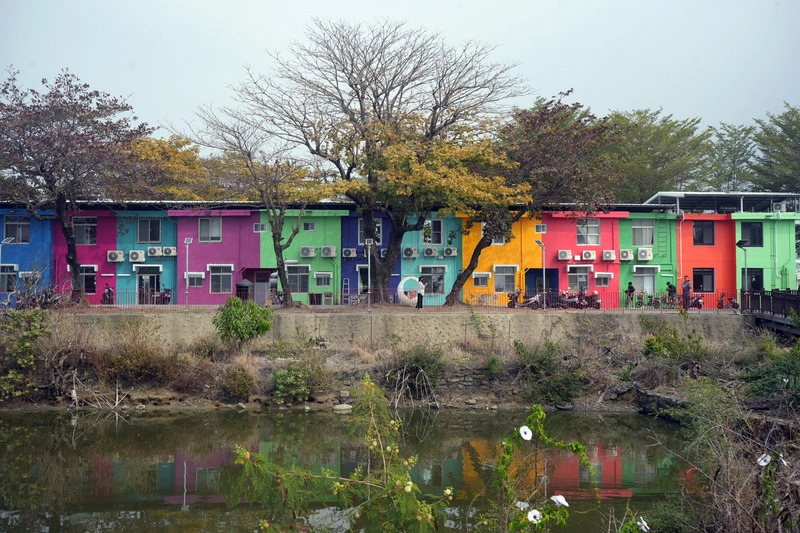 屏東枋寮彩虹藝鐵正式開幕　主打在地農漁特色