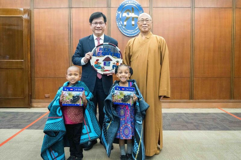 林佳龍與慧禮法師合影