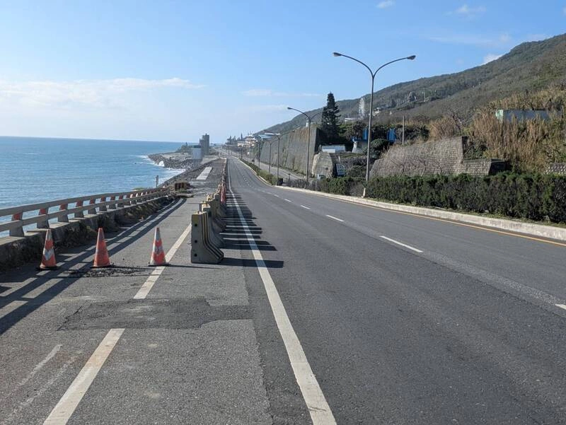 海浪侵蝕掏空路基　台11線大坑段修復工期7個月